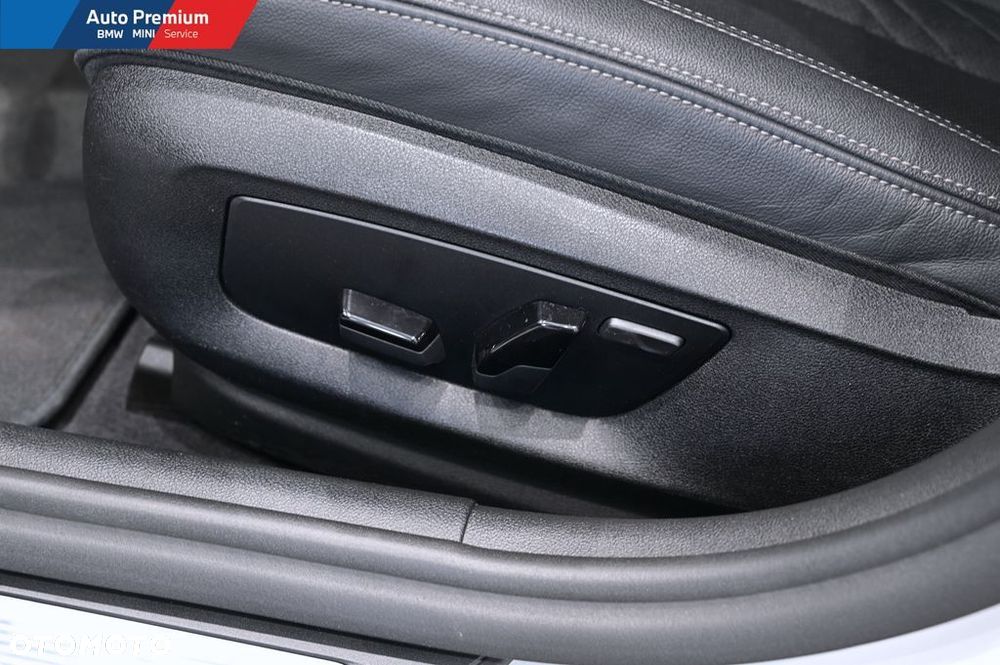 BMW Seria 5 520d xDrive mHEV - 11
