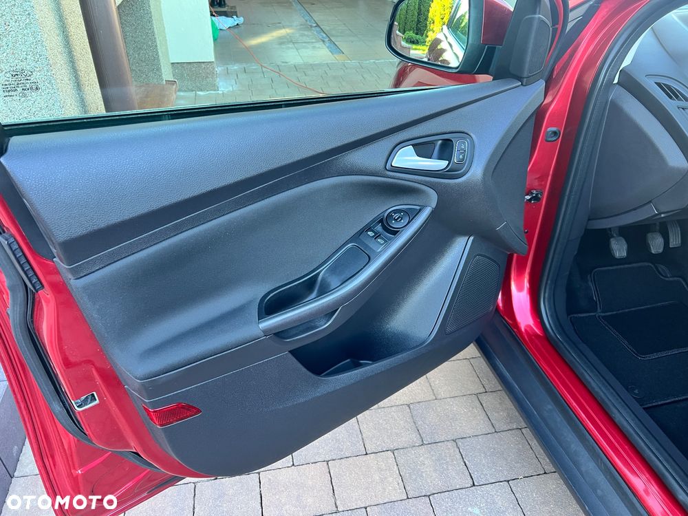 Ford Focus 1.0 EcoBoost Trend - 16