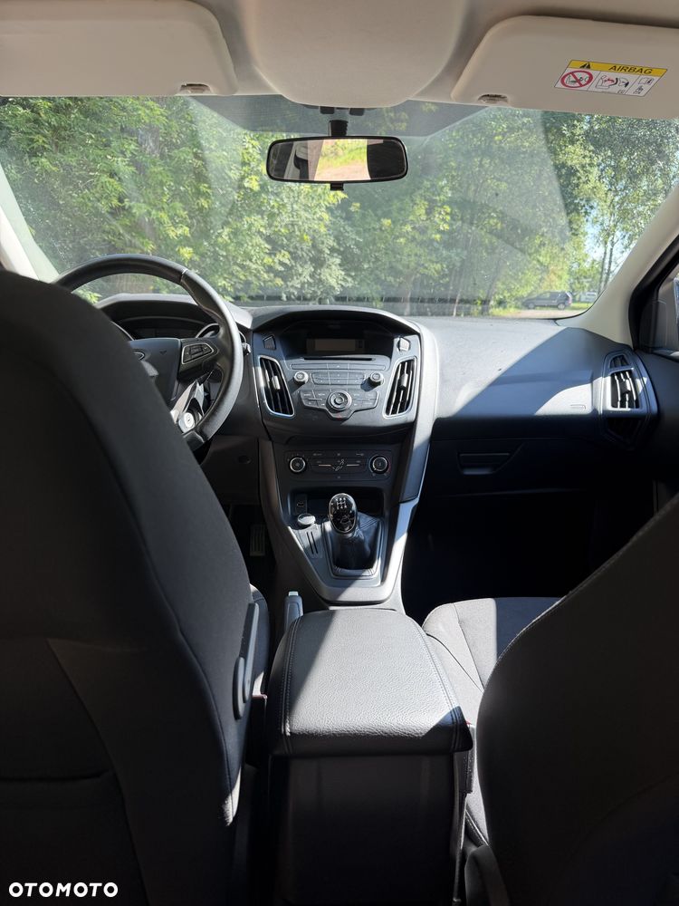 Ford Focus 1.6 Trend - 10