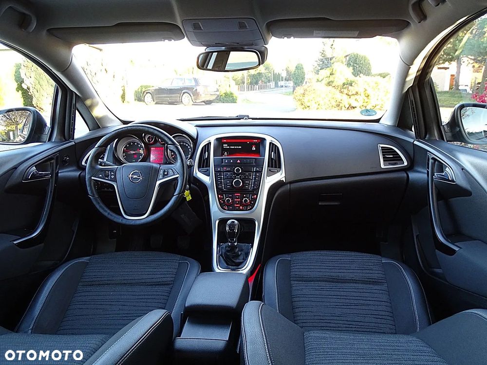 Opel Astra 1.4 Turbo Cosmo - 9