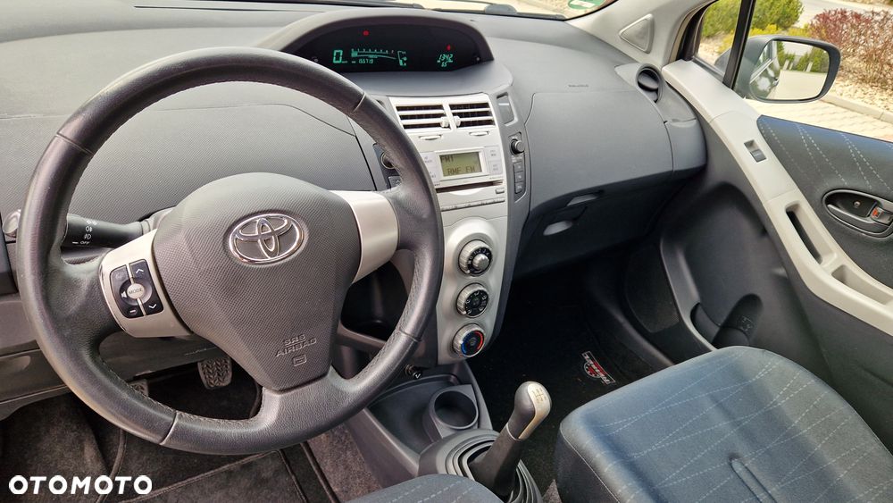 Toyota Yaris 1.0 VVT-i Luna - 31