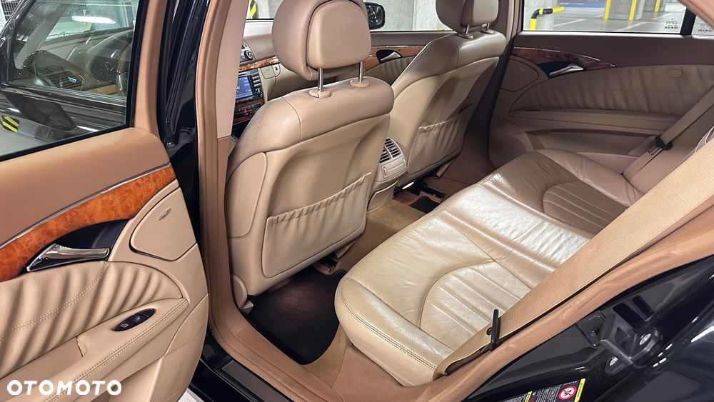Mercedes-Benz Klasa E 320 CDI 7G-TRONIC Elegance - 19