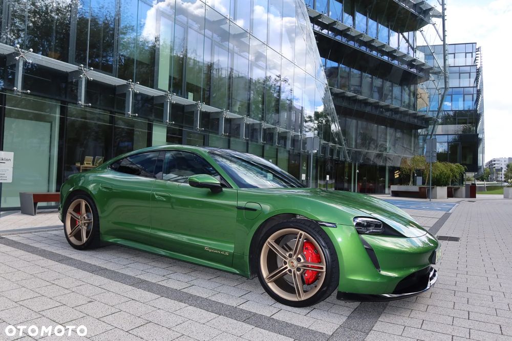 Porsche Taycan - 1