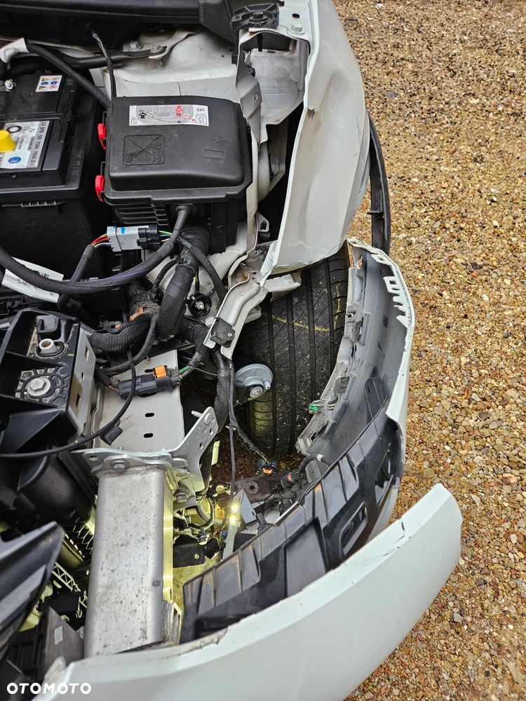 Peugeot 2008 PureTech 130 EAT8 Allure - 4