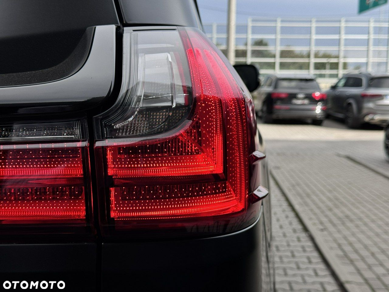 Lexus LX 570 Omotenashi - 11
