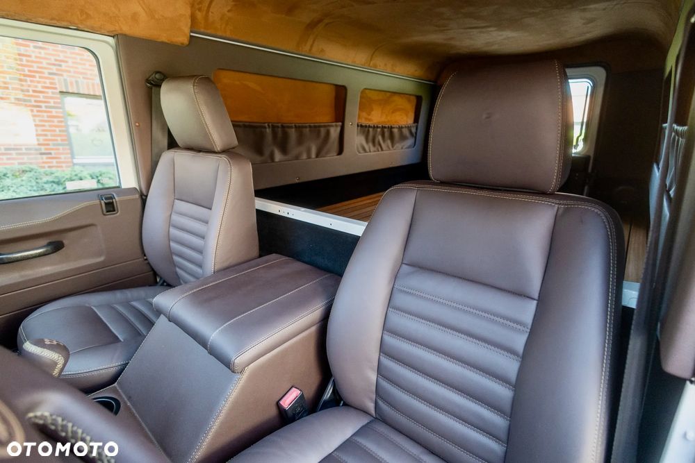 Land Rover Defender 2.2 TD4 E - 13