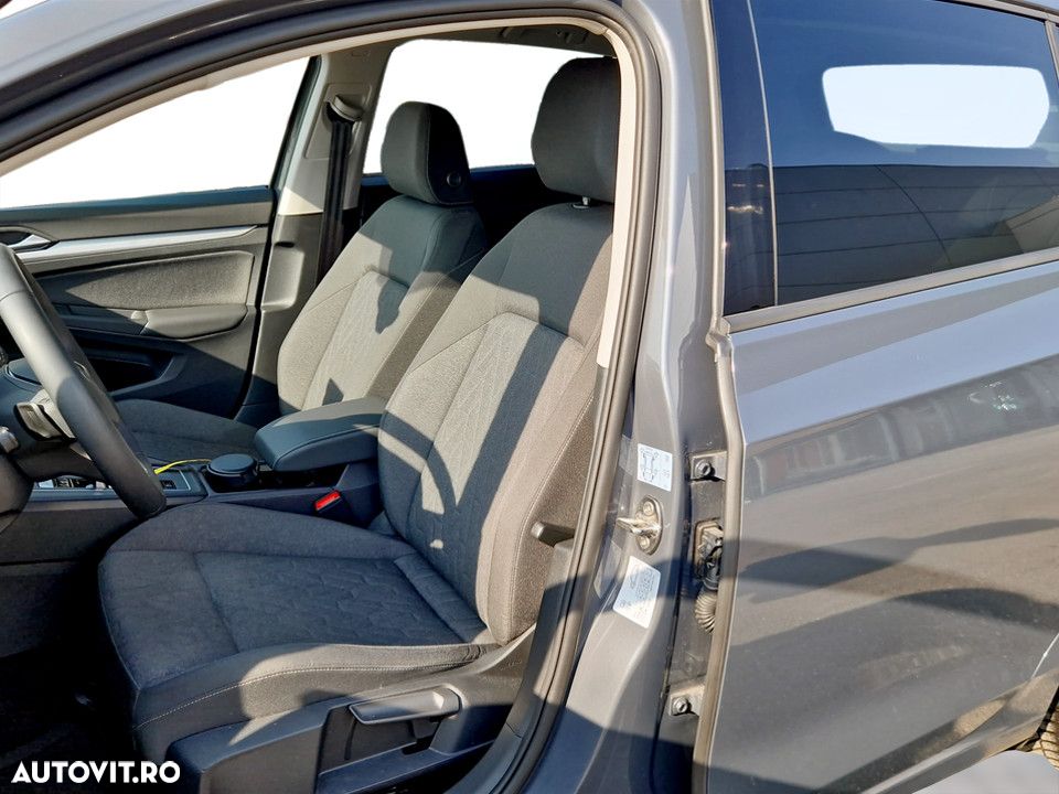 Volkswagen Golf 1.5 eTSI DSG MHEV Advanced - 11