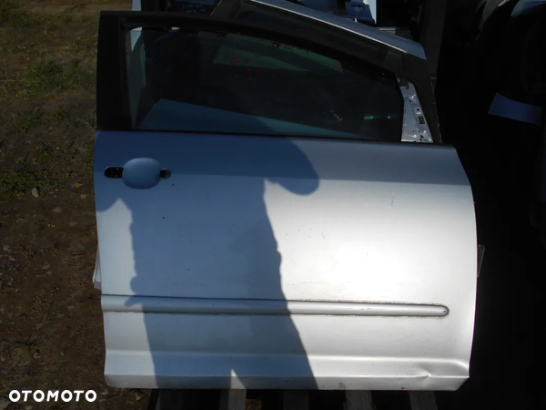 VOLKSWAGEN GOLF PLUS DRZWI PRAWY PRZÓD