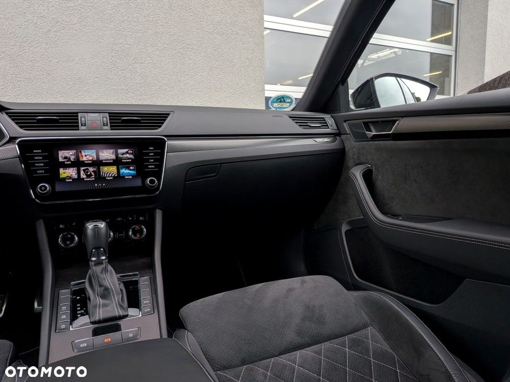 Skoda Superb 2.0 TDI SCR Sportline DSG - 15