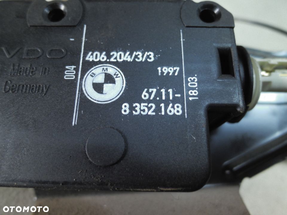 SIŁOWNIK KLAPKI PALIWA BMW E39 8352168 POSIADAM 2 SZT - 4