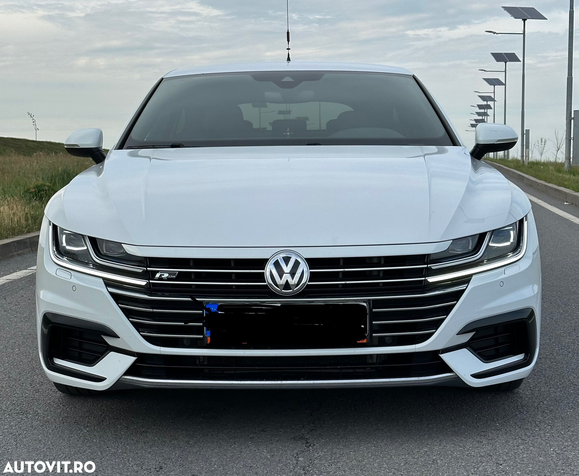 Volkswagen ARTEON 2.0 TDI R-Line - 4