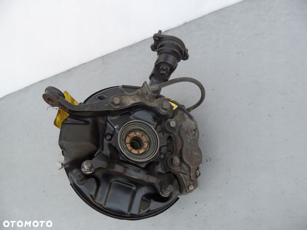 ZWROTNICA PIASTA PRAWA PRZÓD TOYOTA HILUX 1995 - 2