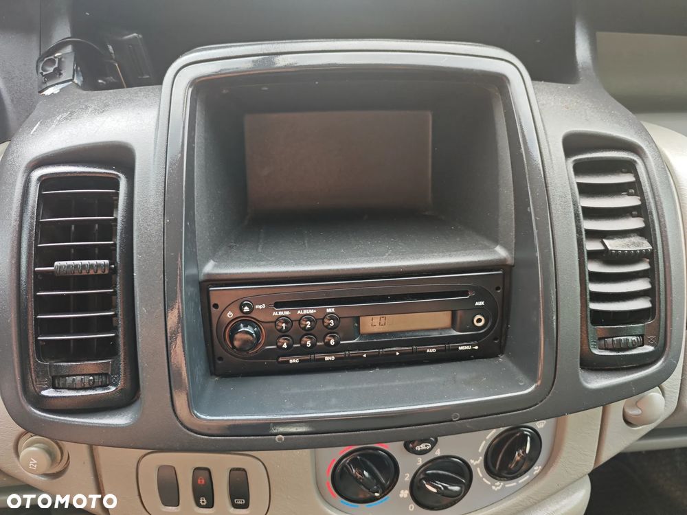 Opel Vivaro - 16