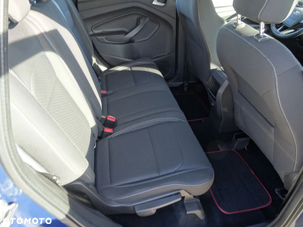 Ford Kuga - 13