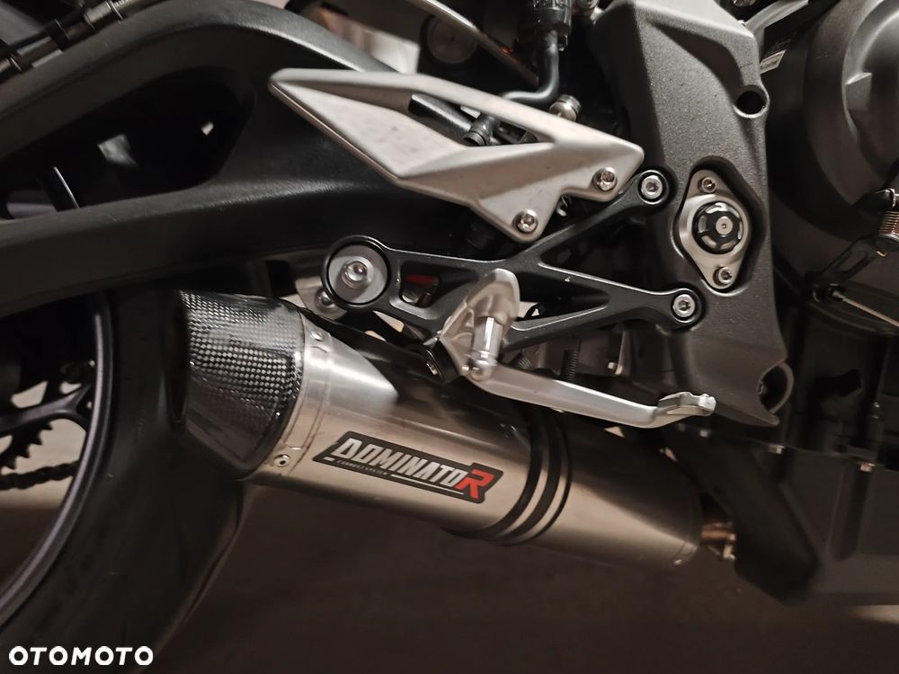 Triumph Street Triple - 8