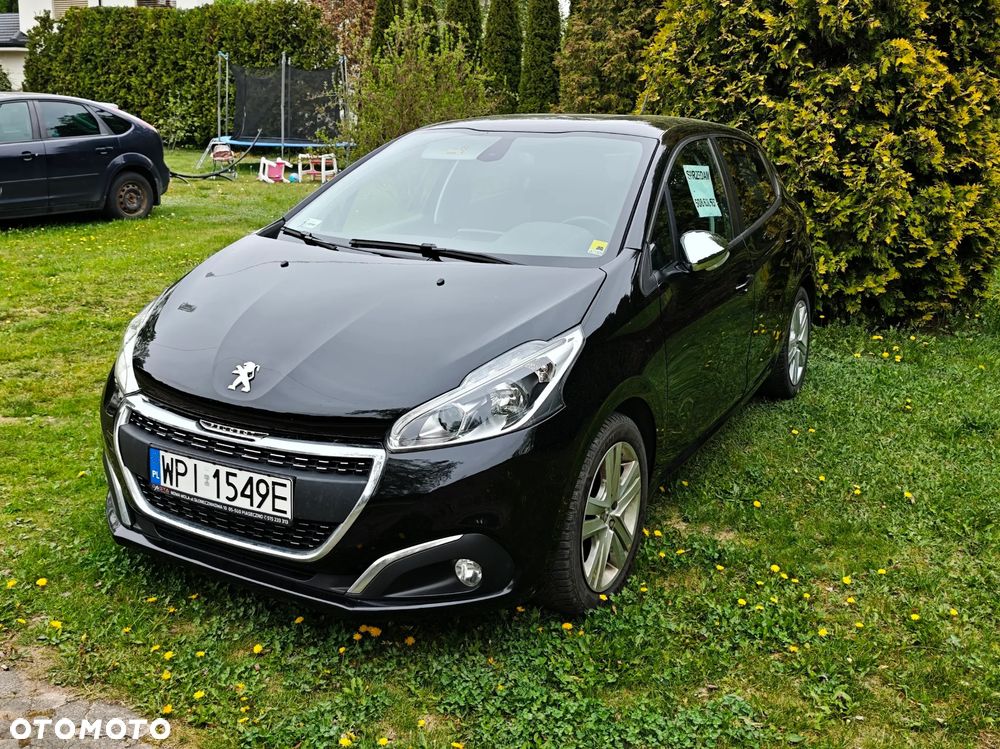 Peugeot 208 - 1