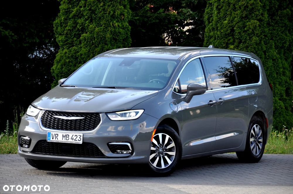 Chrysler Pacifica - 4
