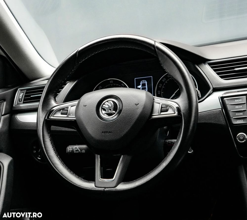 Skoda Superb 2.0 TDI DSG Style - 17