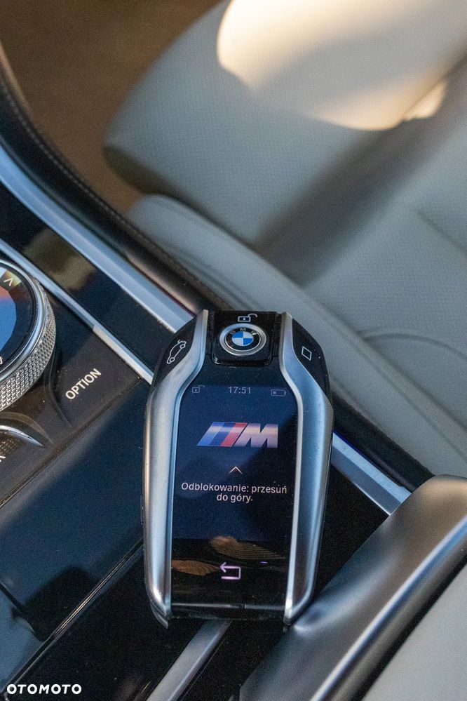 BMW Seria 8 - 18