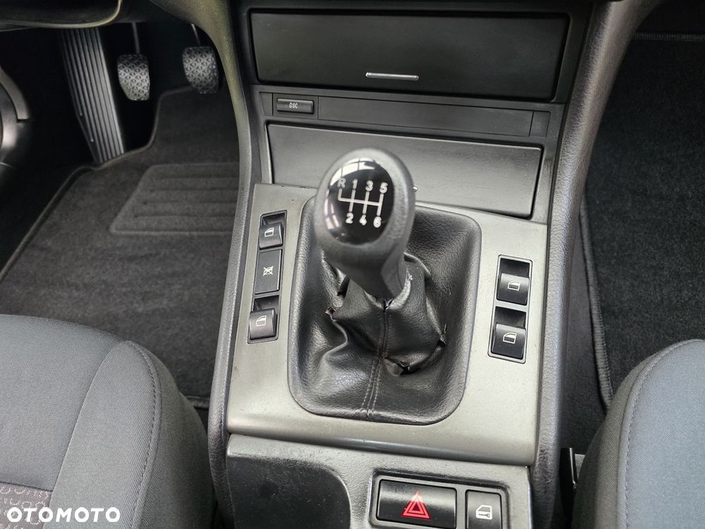 BMW Seria 3 - 36