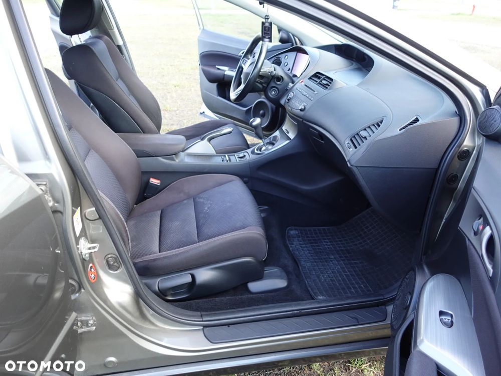 Honda Civic 1.8 Sport - 13
