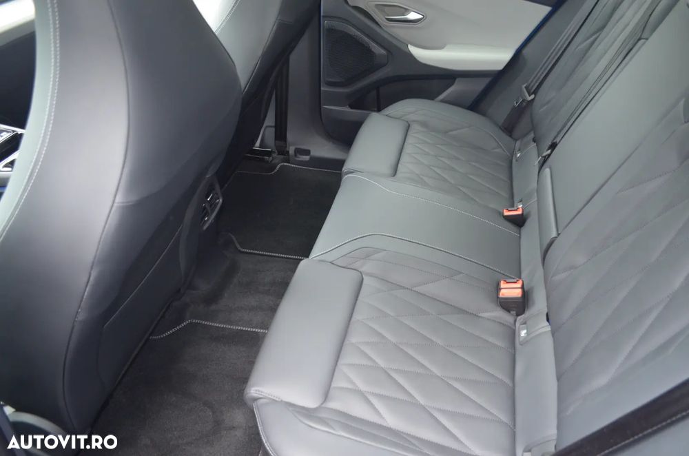Ford Explorer AWD 79 kWh Extended Range Premium - 10