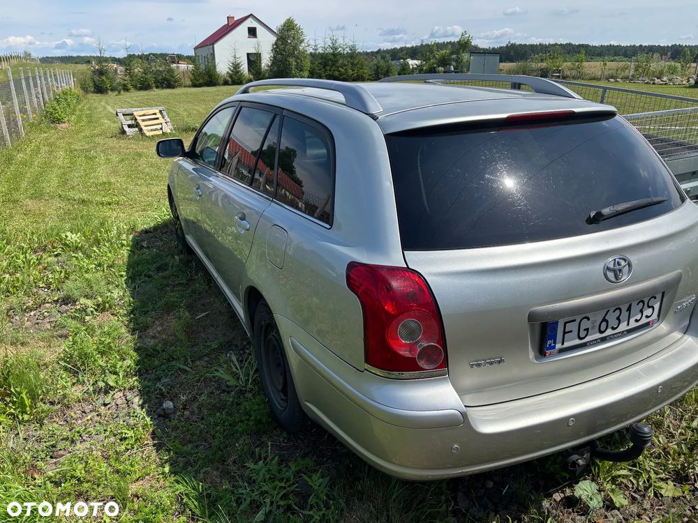 Toyota Avensis 1.8 VVT-i Luna - 4