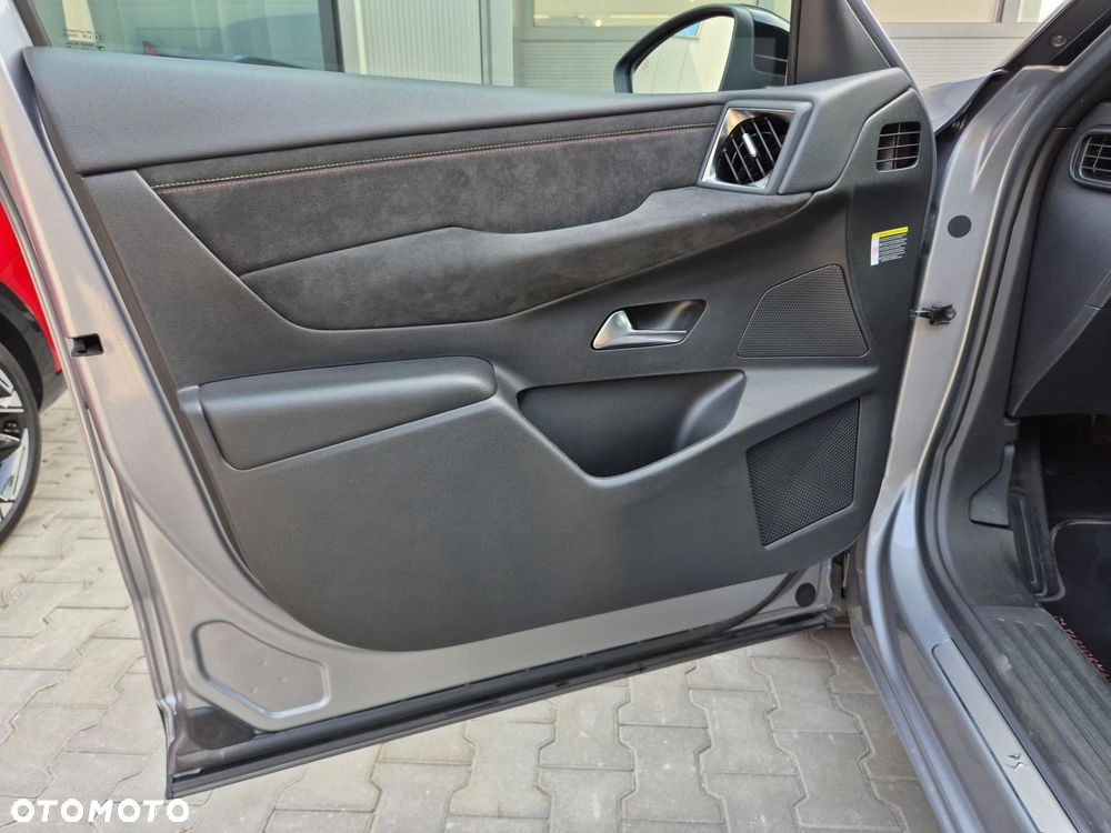 DS Automobiles DS 3 Crossback - 11