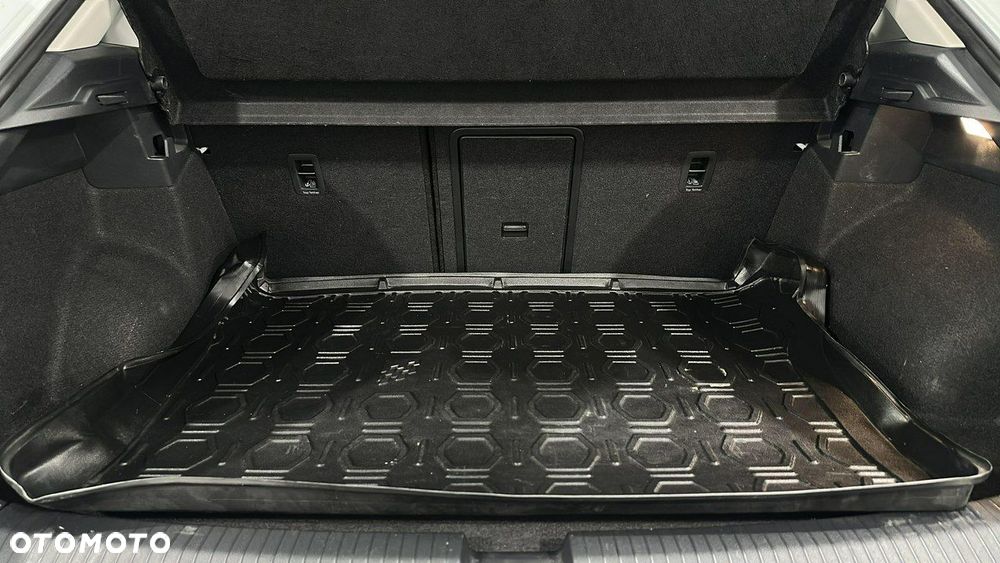 Volkswagen T-Roc - 11