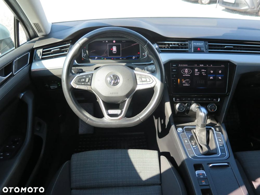 Volkswagen Passat Variant 2.0 TDI 4Mot Elegance DSG - 15