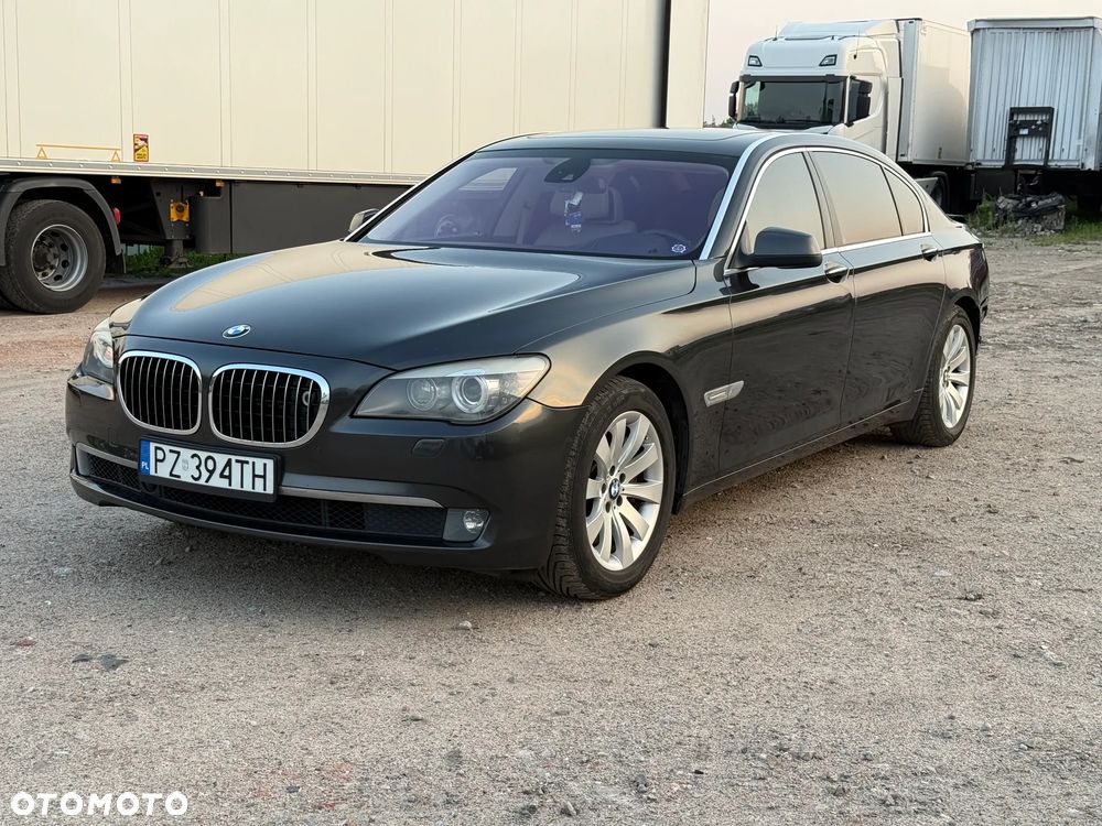 BMW Seria 7 750Li - 1