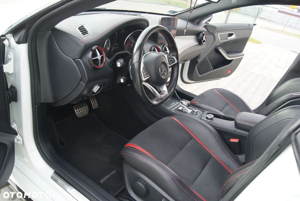 Mercedes-Benz CLA - 15