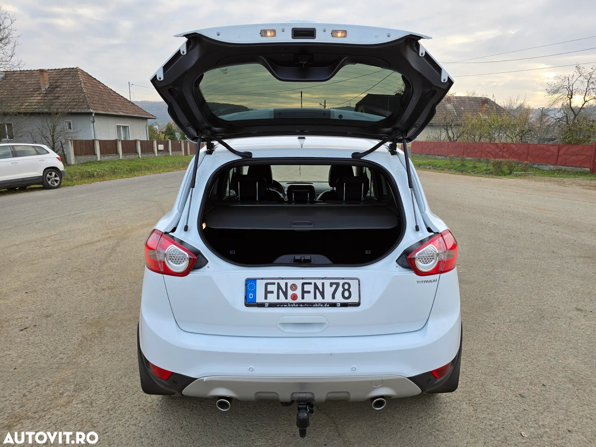 Ford Kuga 2.0 TDCi 2x4 Titanium - 31