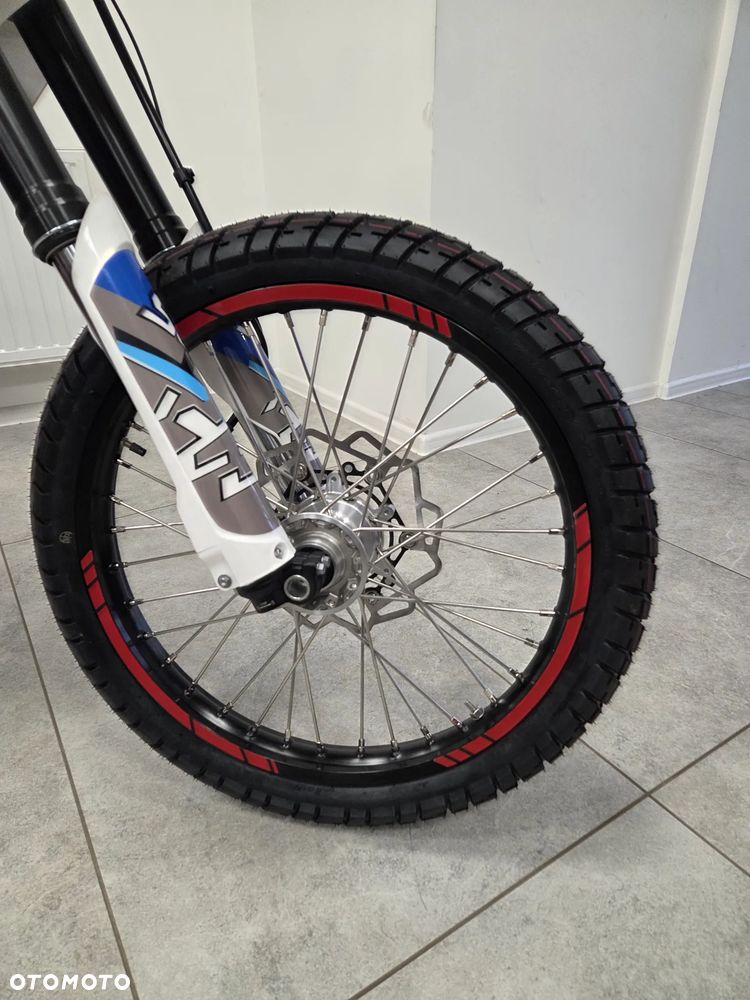 Barton FRX 125 - 9