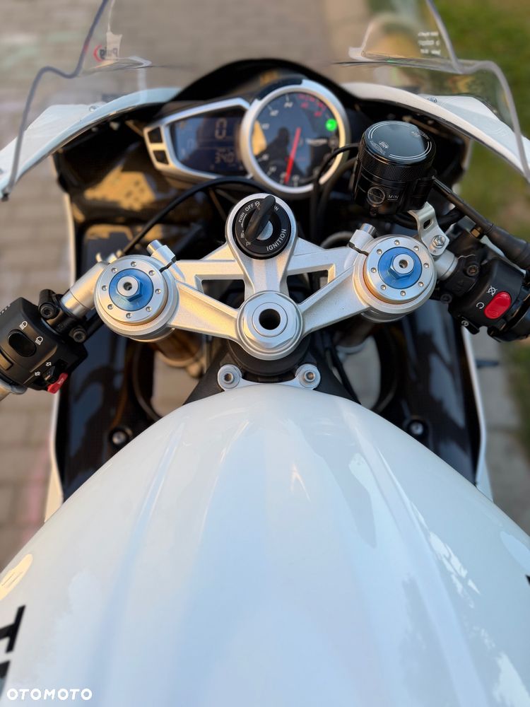 Triumph Daytona - 26