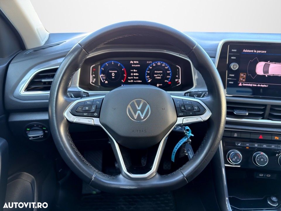 Volkswagen T-Roc - 18
