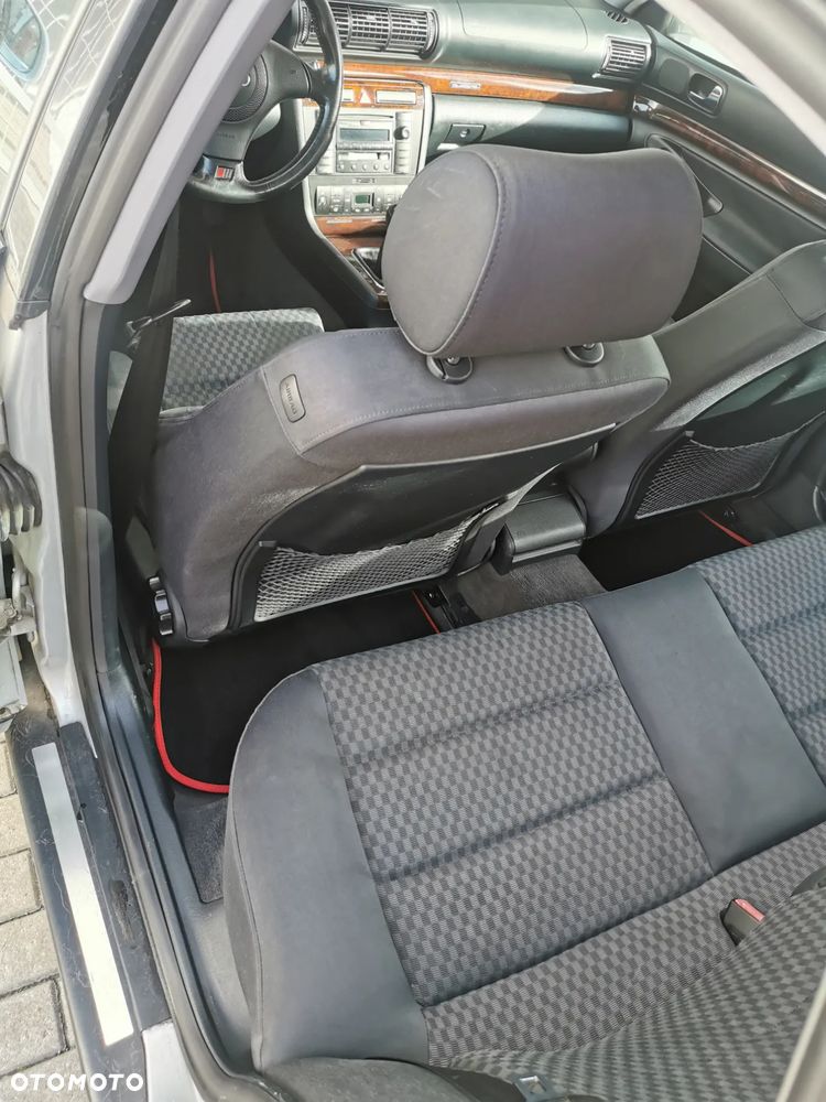 Audi A4 Limousine 2.4 Quattro - 28