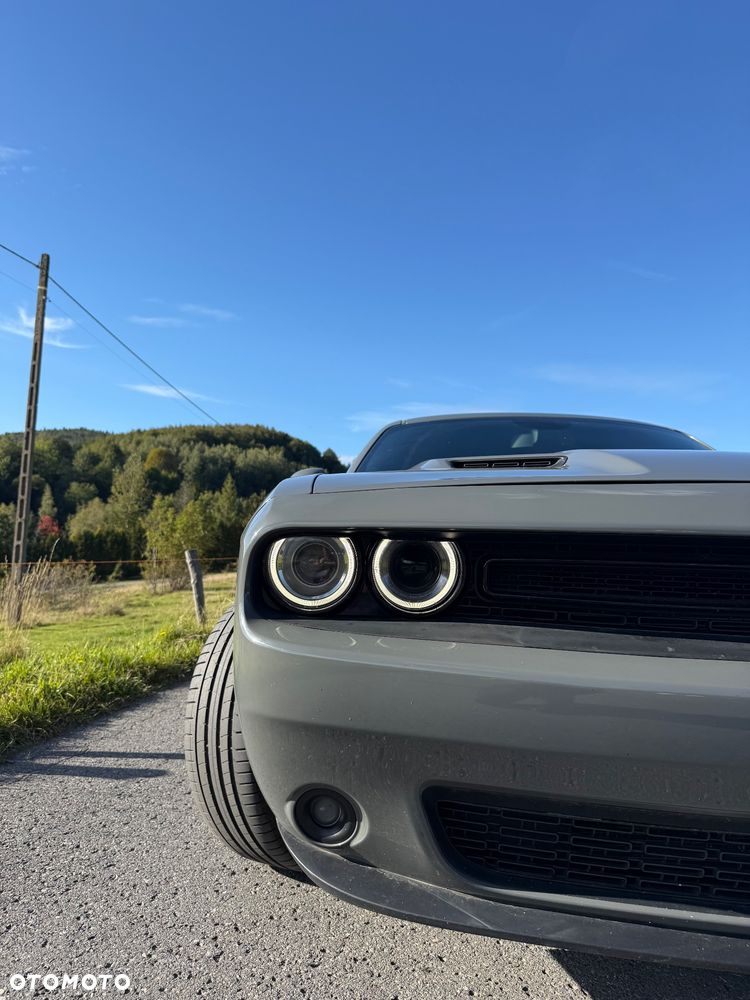 Dodge Challenger - 5