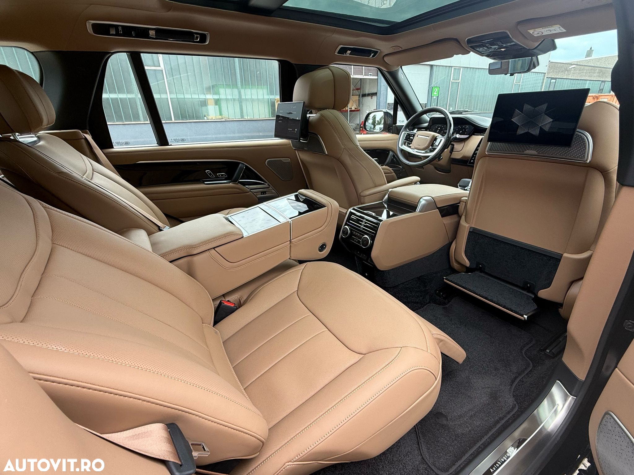 Land Rover Range Rover 4.4 V8 P530 LWB Autobiography - 16