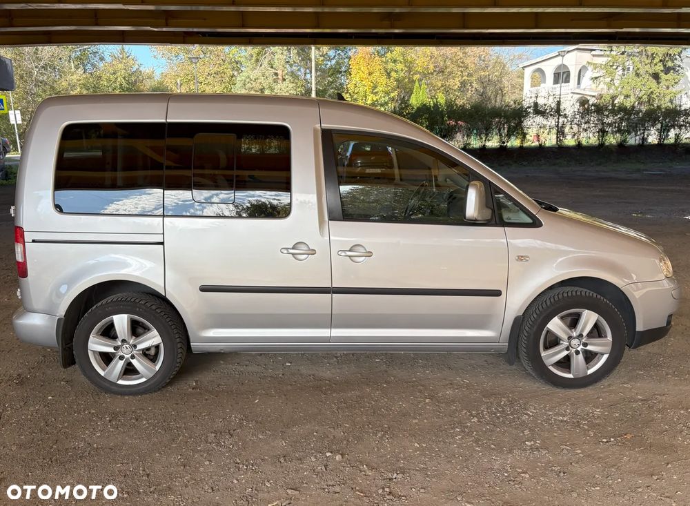 Volkswagen Caddy 2009 photo 2
