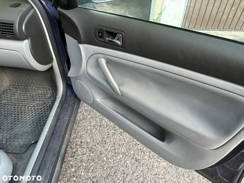 Volkswagen Passat - 16