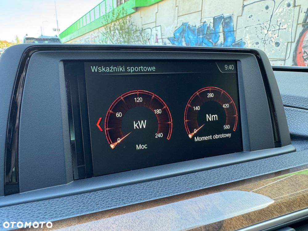 BMW Seria 3 330e iPerformance Luxury Line - 37