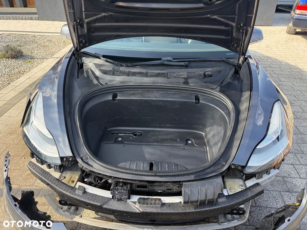 Tesla Model 3 - 14