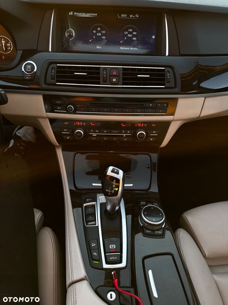 BMW Seria 5 525d xDrive Luxury Line - 15