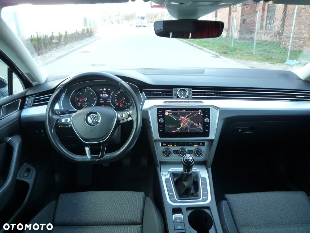 Volkswagen Passat 2.0 TDI SCR Comfortline - 3
