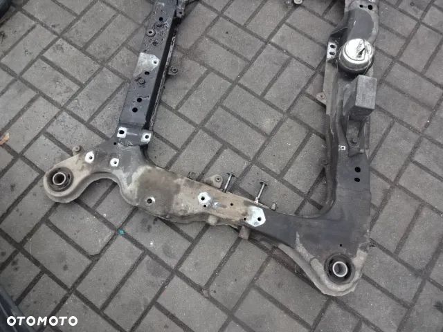 Belka pod silnik Volvo V70 2.4d 30645159 - 2