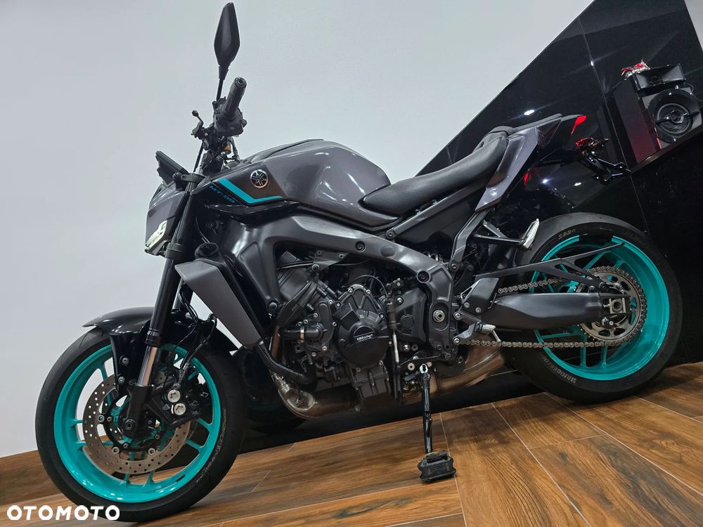 Yamaha MT - 27