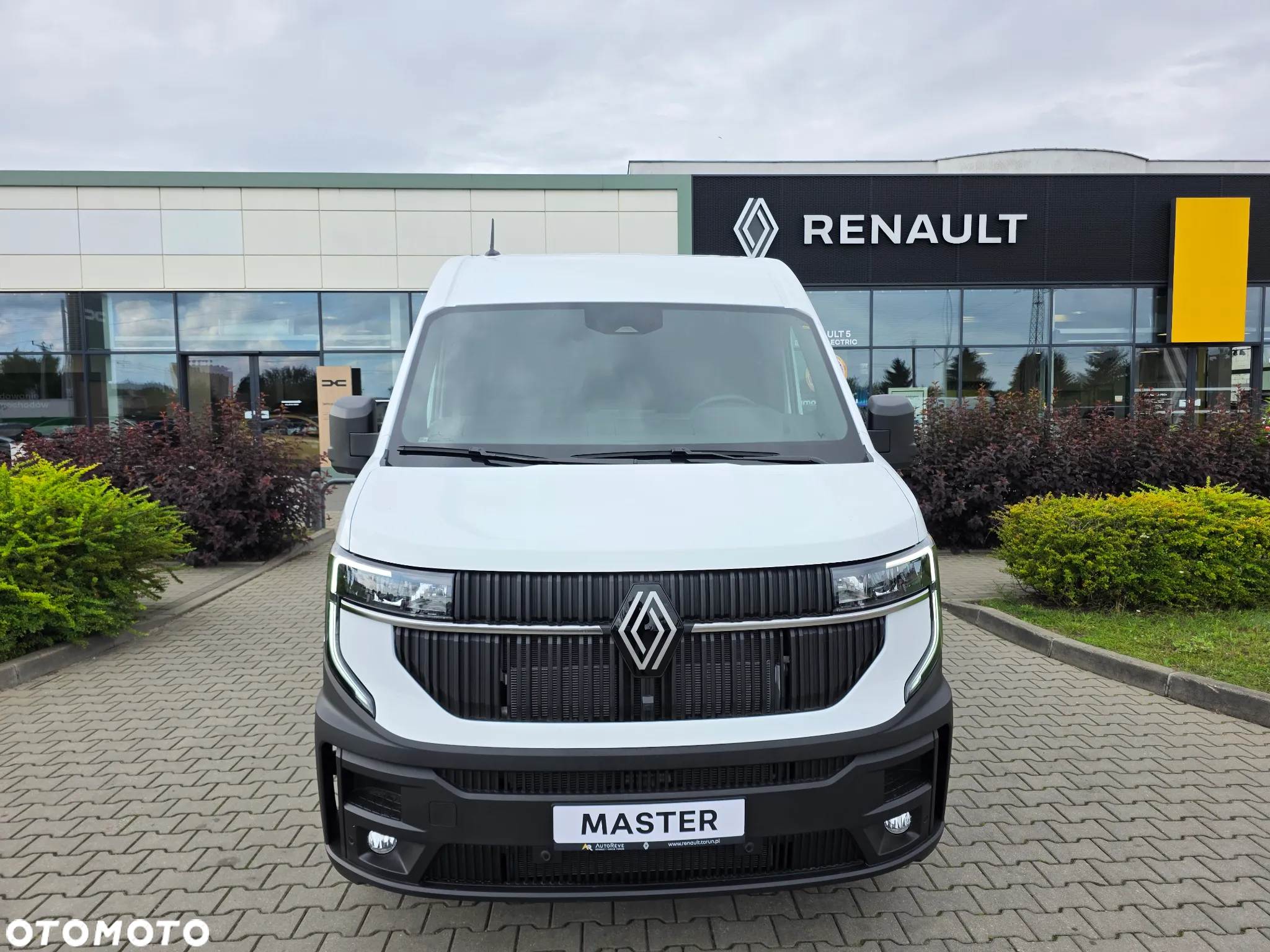 Renault NOWY MASTER Furgon 150KM L3H2 513 800 850 - 2