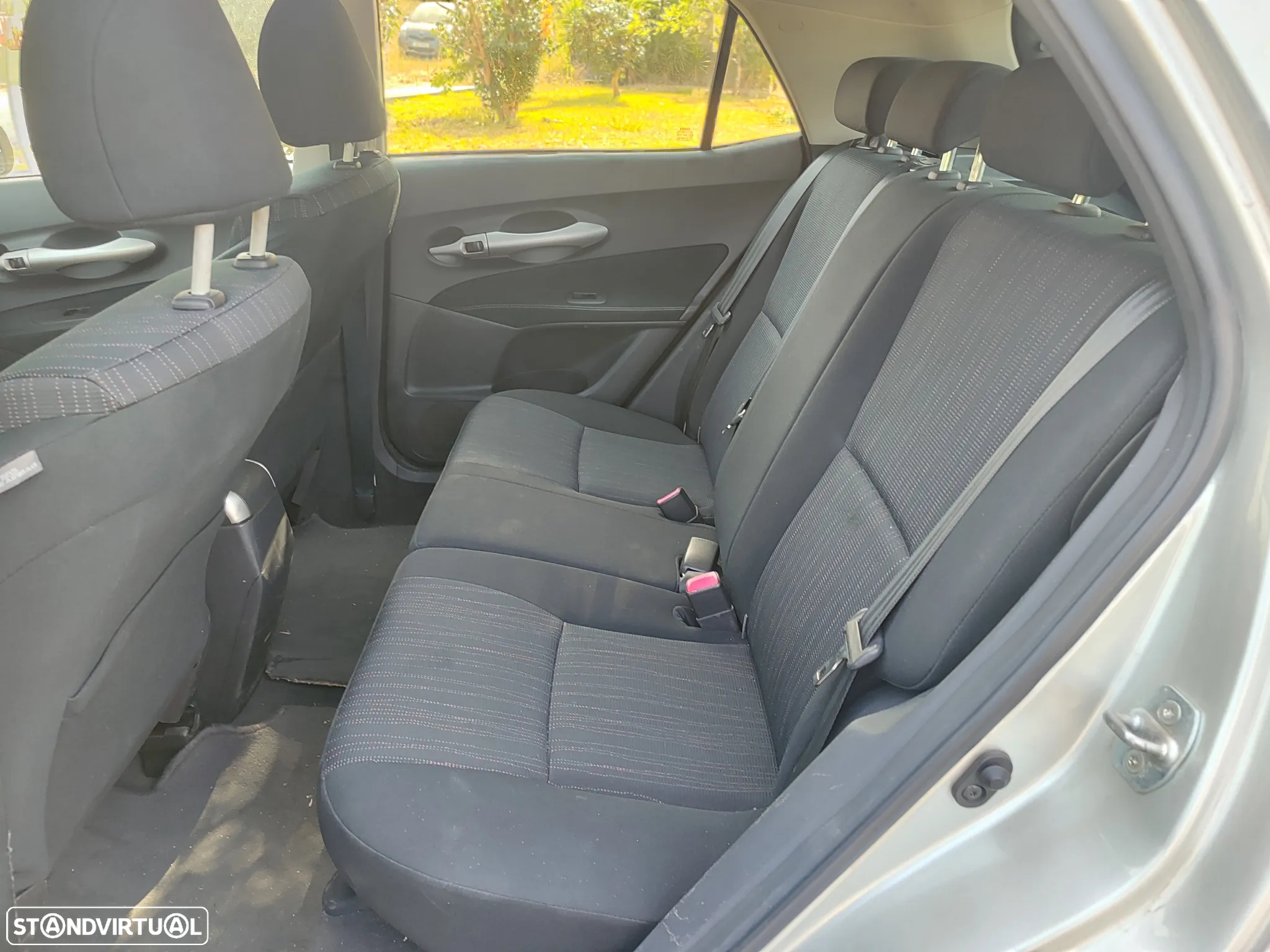 Toyota Auris 1.4 D-4D Gold Edition - 6