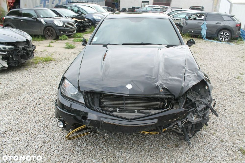 Mercedes-Benz Klasa C 63 AMG - 4